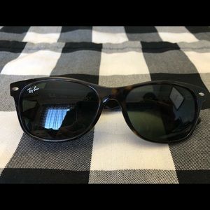 Ray Ban New Wayfarer Tortoise Sunglasses